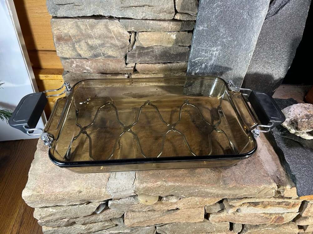 9x13 folding metal rack carrier / trivet for casserole dish